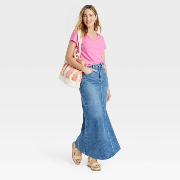 Universal Thread Dresses & Skirts - NWT Universal Thread High Waist Denim Maxi Skirt